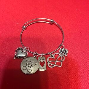 - Expandable hearts Bangle Bracelet